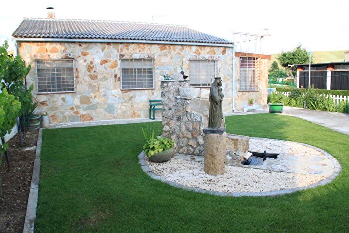Castilla y León, Palencia: Casa en venta de 4 habitaciones