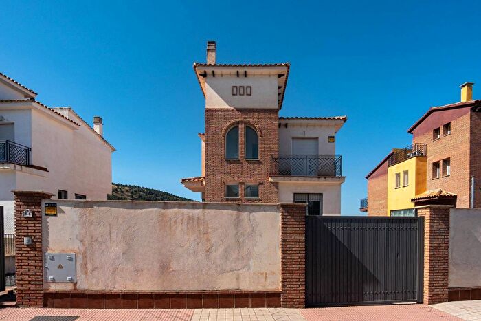Andalucía, Granada: Casa en venta de 4 habitaciones