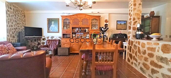 Casa en venta de 5 habitaciones en Castilla La Mancha, Guadalajara