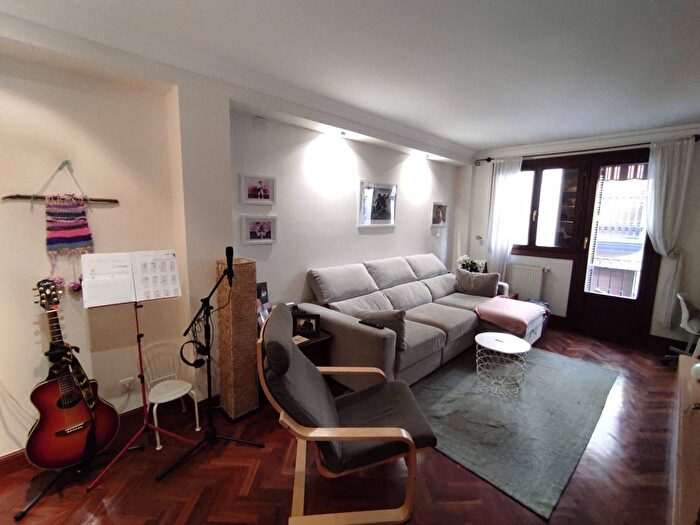 Casas en venta y pisos alquiler - 2