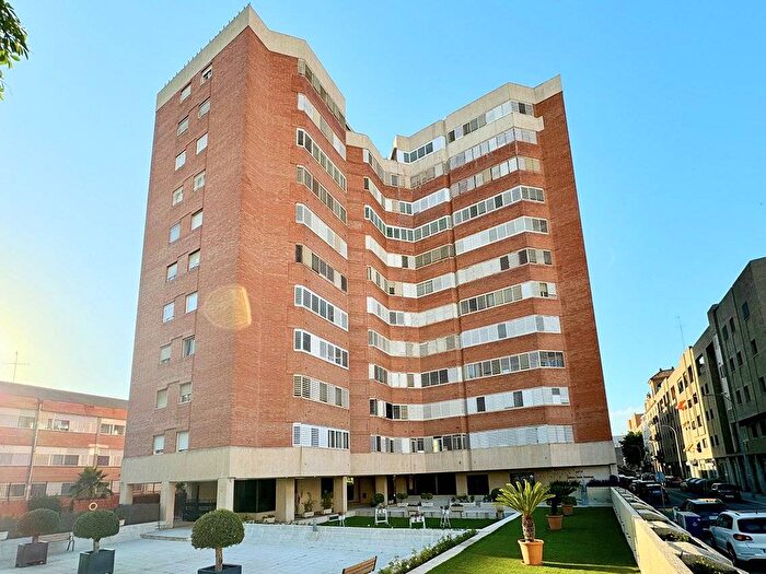 Andalucía, Sevilla: Piso en venta de 4 habitaciones