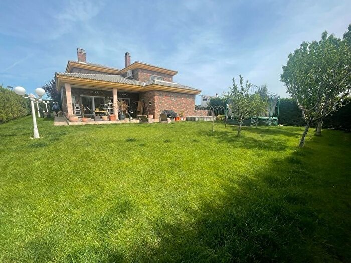 Casa en venta de 5 habitaciones: Laguna de Duero, Valladolid