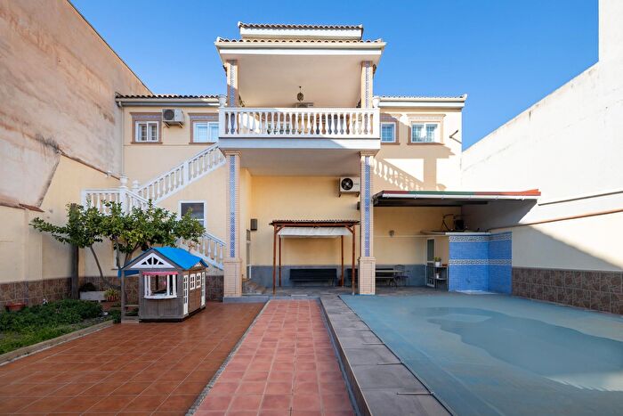 Casa en venta de 5 habitaciones: Santa Fe, Granada