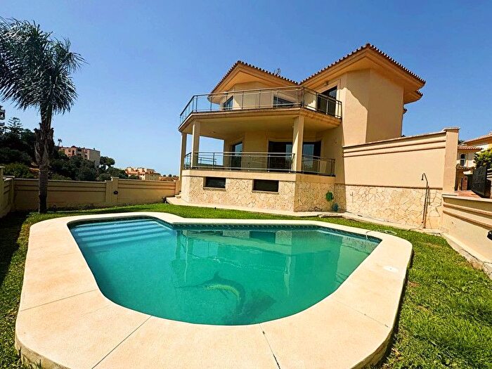 Casa en alquiler de 3 habitaciones: Riviera del Sol, Mijas