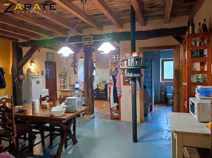 Casas en venta y pisos alquiler - 3