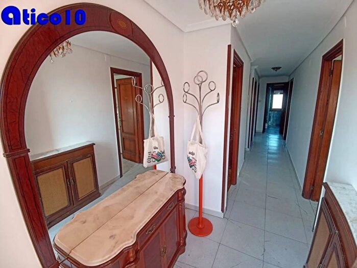 Casas en venta y pisos alquiler - 3