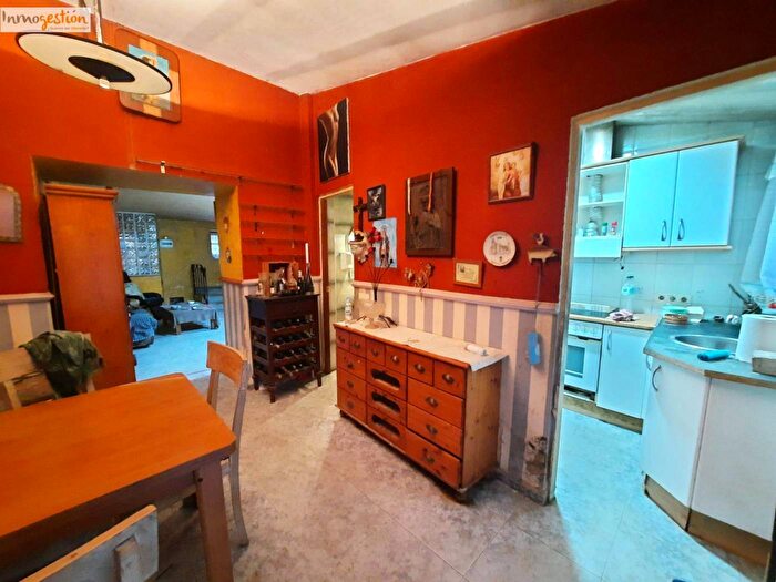 Casas en venta y pisos alquiler - 3