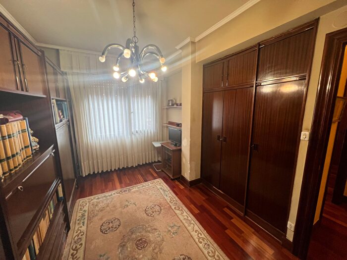 Piso de 3 habitaciones en venta en Otxarkoaga Txurdinaga, Txurdinaga
