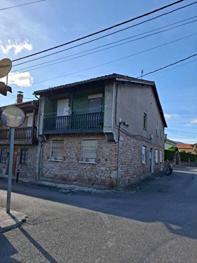 Casas en venta y pisos alquiler - 3