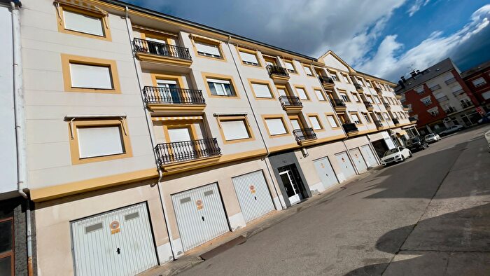 Piso en venta de 3 habitaciones en Cacabelos, León