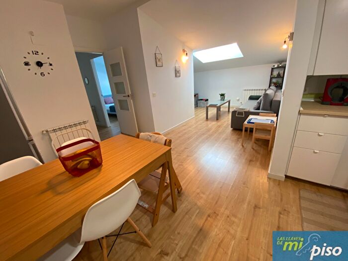 Casas en venta y pisos alquiler - 3