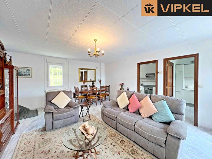 Casas en venta y pisos alquiler - 3