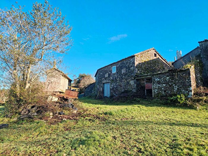 Casa en venta de 2 habitaciones en Brión, A Coruña