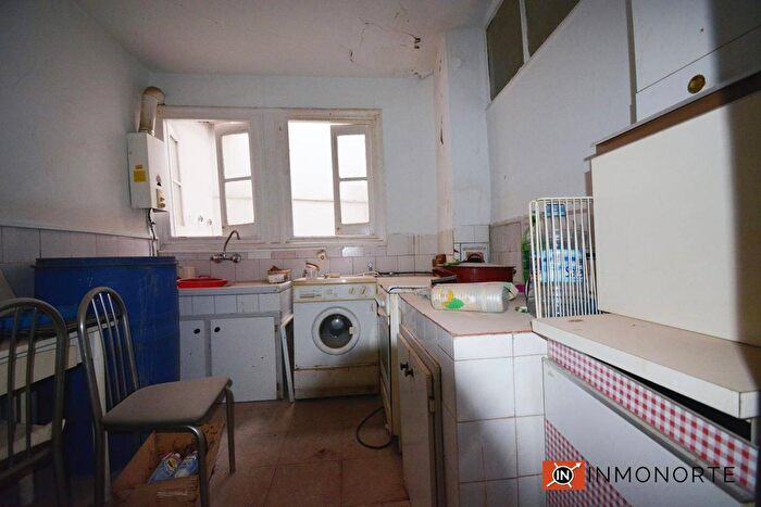 Casas en venta y pisos alquiler - 3