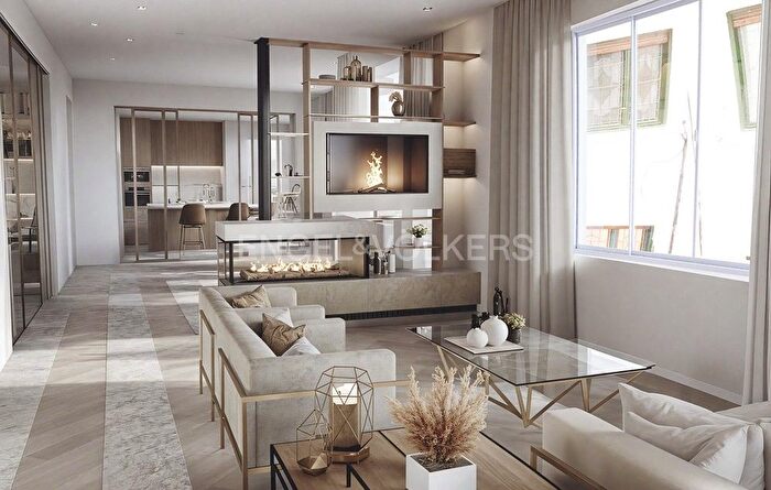 Chamberí, Ríos Rosas Nuevos Ministerios: Piso en venta de 5 habitaciones