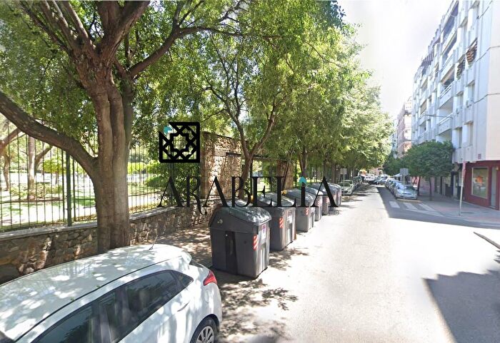 Piso en venta de 3 habitaciones, PonienteSur, Ciudad Jardín Zoco