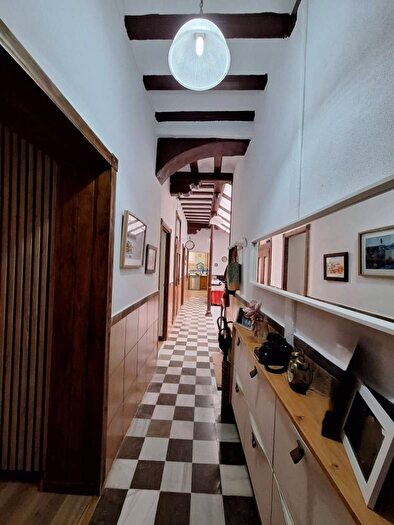 Casas en venta y pisos alquiler - 3