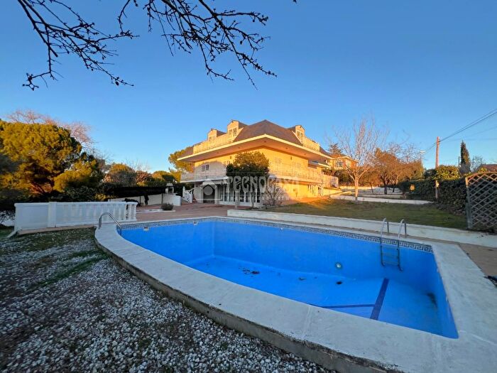 Casa de 8 habitaciones en venta en El Casar, Guadalajara