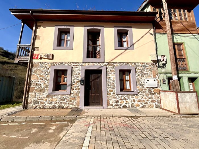 Casa en venta de 3 habitaciones en Riosa, Asturias
