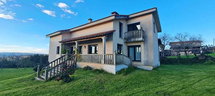 Casa en venta de 6 habitaciones: Galicia, A Coruña