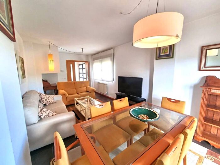 Castilla y León, Burgos: Casa en venta de 4 habitaciones