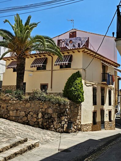 Casa de 5 habitaciones en venta en Losar de la Vera, Cáceres