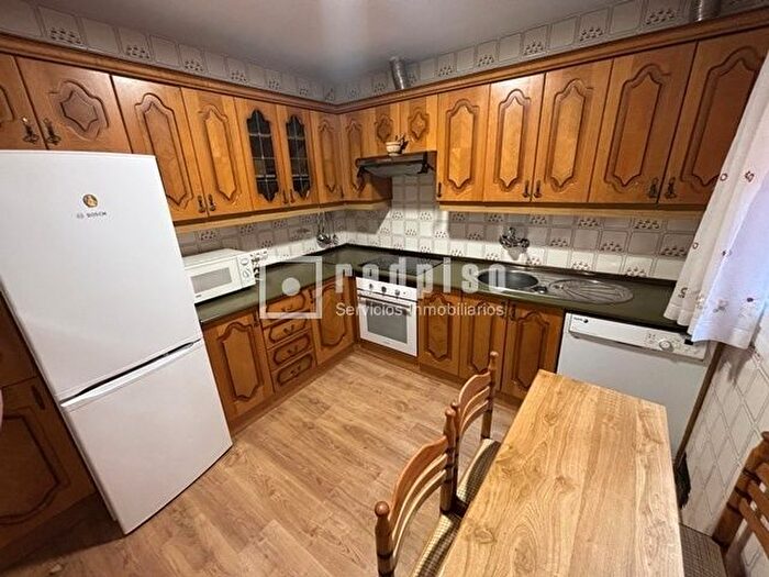 Casas en venta y pisos alquiler - 3