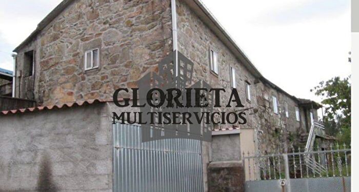 Casa en venta de 2 habitaciones en Campo Lameiro, Pontevedra