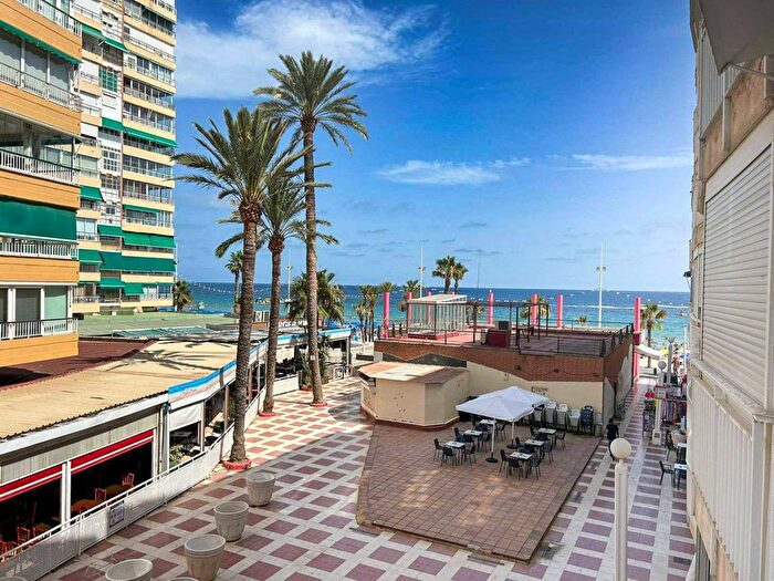 Piso en venta de 3 habitaciones en Comunitat Valenciana, Alicante