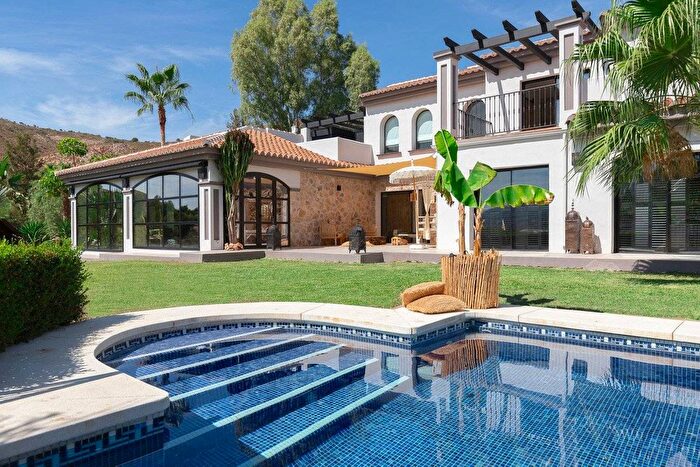 Andalucía, Málaga: Casa en venta de 4 habitaciones