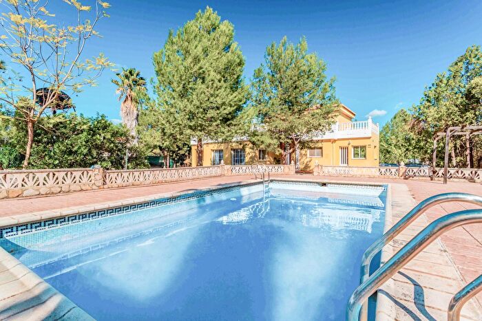Casa en venta de 4 habitaciones, Alberic, Valencia
