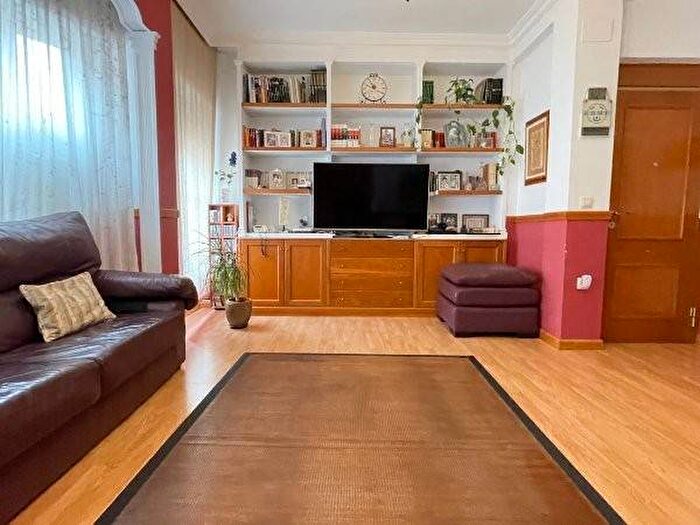 Casas en venta y pisos alquiler - 2