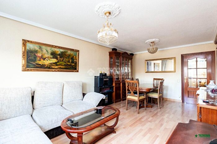Piso en venta de 4 habitaciones, Ciudad Jardín Tagarete El Zapillo, Almería Capital