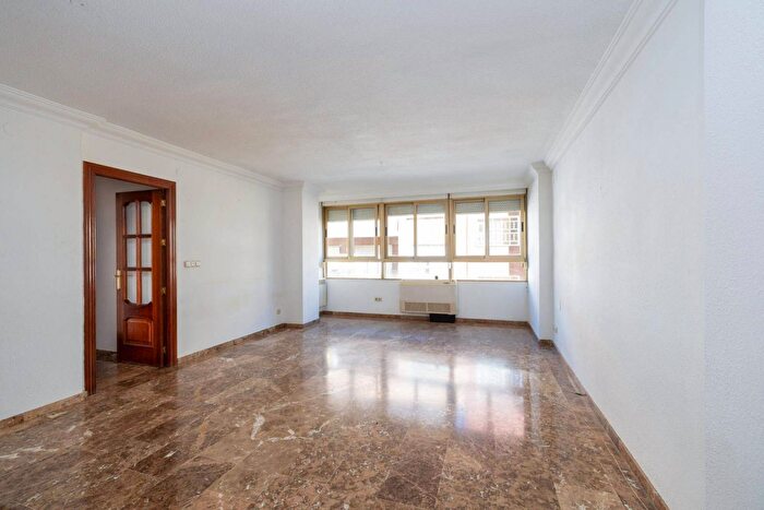 Andalucía, Granada: Piso en venta de 4 habitaciones