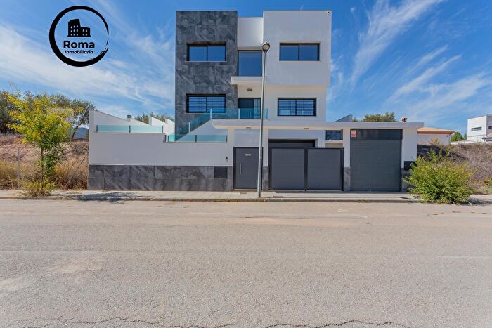 Atarfe, Granada: Casa en venta de 4 habitaciones