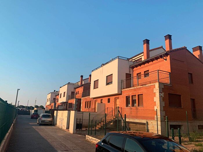 Castilla y León, Valladolid: Casa en venta de 5 habitaciones
