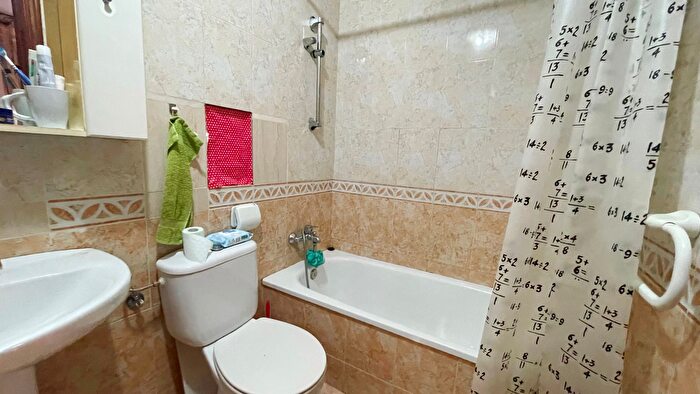 Casas en venta y pisos alquiler - 2