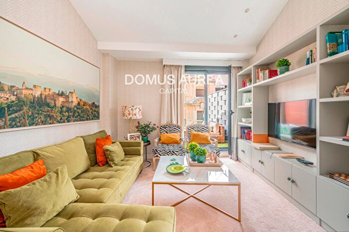 Piso en venta de 3 habitaciones en Centro, Cortes Huertas