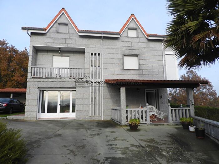 Casa en venta de 6 habitaciones: Toén, Ourense