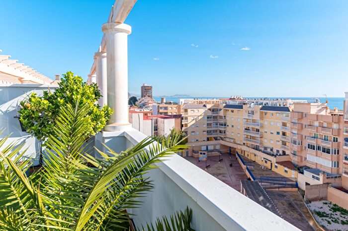 Piso en venta de 3 habitaciones en Campello Playa, El Campello