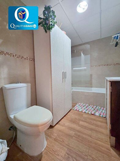 Casas en venta y pisos alquiler - 3