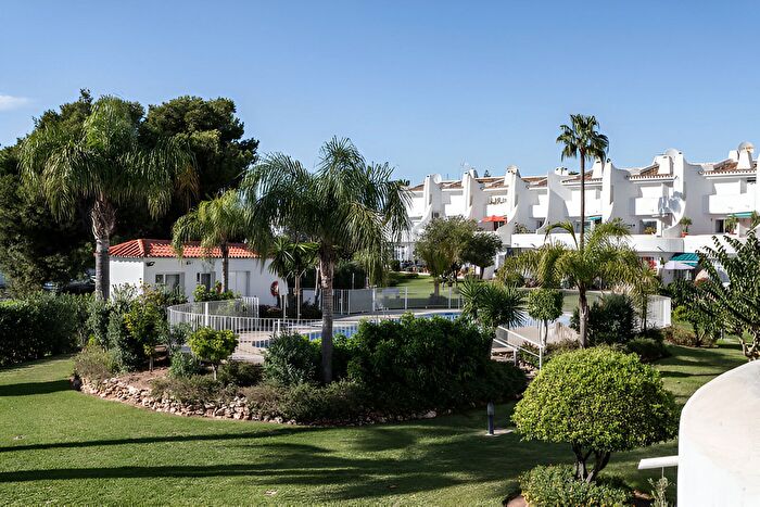 Piso de 3 habitaciones en venta en Calahonda, Mijas