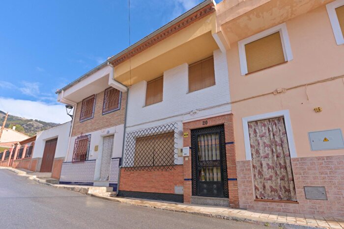 Casa en venta de 4 habitaciones: Illora, Granada
