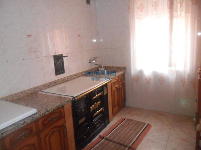 Casas en venta y pisos alquiler - 3