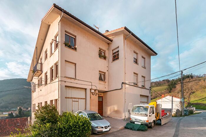 Tineo, Asturias: Piso en venta de 4 habitaciones