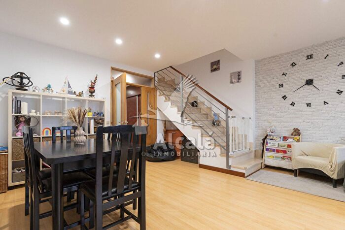 Casas en venta y pisos alquiler - 2