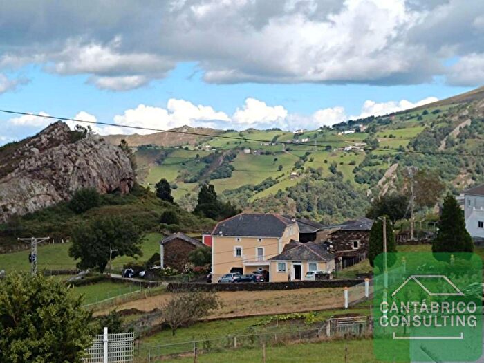 Casa en venta de 4 habitaciones en Villayón, Asturias