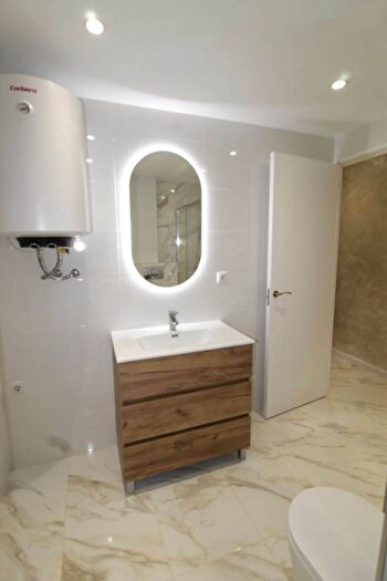 Casas en venta y pisos alquiler - 3