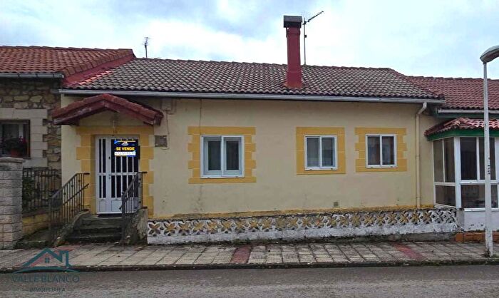 Castilla y León, Burgos: Casa en venta de 3 habitaciones