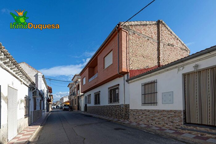 Andalucía, Granada: Casa en venta de 4 habitaciones